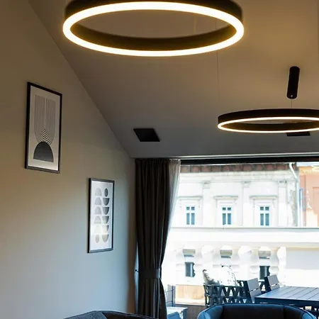 Appartement Exclusive 2-bedroom Penthouse With Jacuzzi