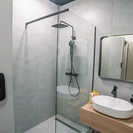 Exclusive 2-bedroom Penthouse With Jacuzzi アパート ブダペスト