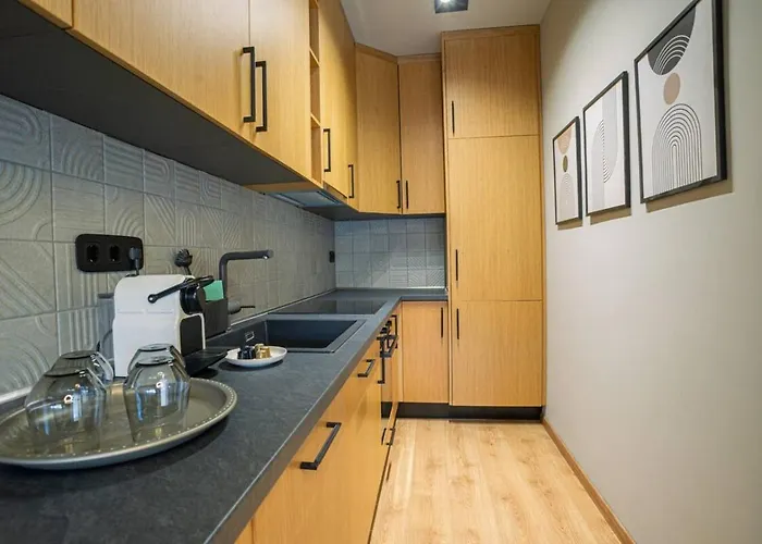 Exclusive 2-bedroom Penthouse With Jacuzzi * Budapest