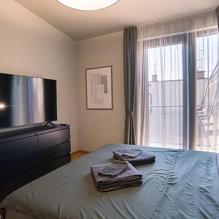 Exclusive 2-bedroom Penthouse With Jacuzzi Lejlighed