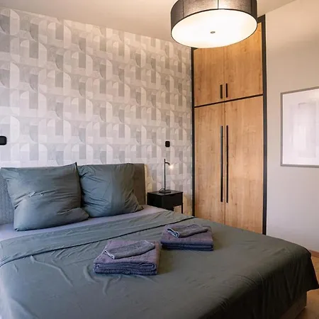 Exclusive 2-bedroom Penthouse With Jacuzzi *