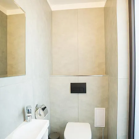 Exclusive 2-bedroom Penthouse With Jacuzzi Apartman *
